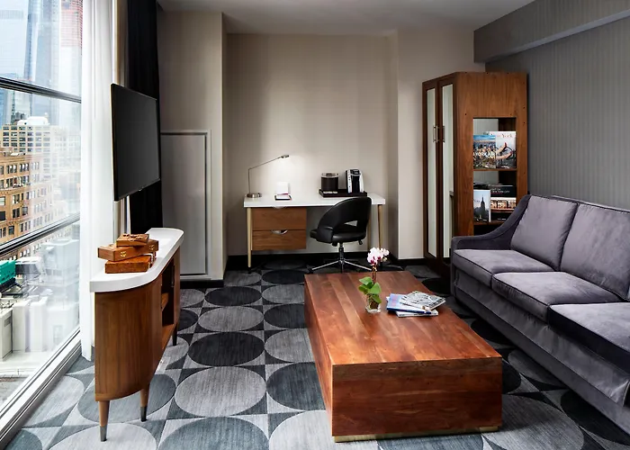 Family Friendly Hotels Crowne Plaza Hy36 Midtown Manhattan By Ihg
