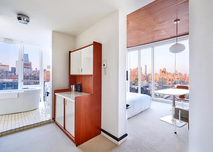 Hotel with Tennis: The Standard, High Line New York